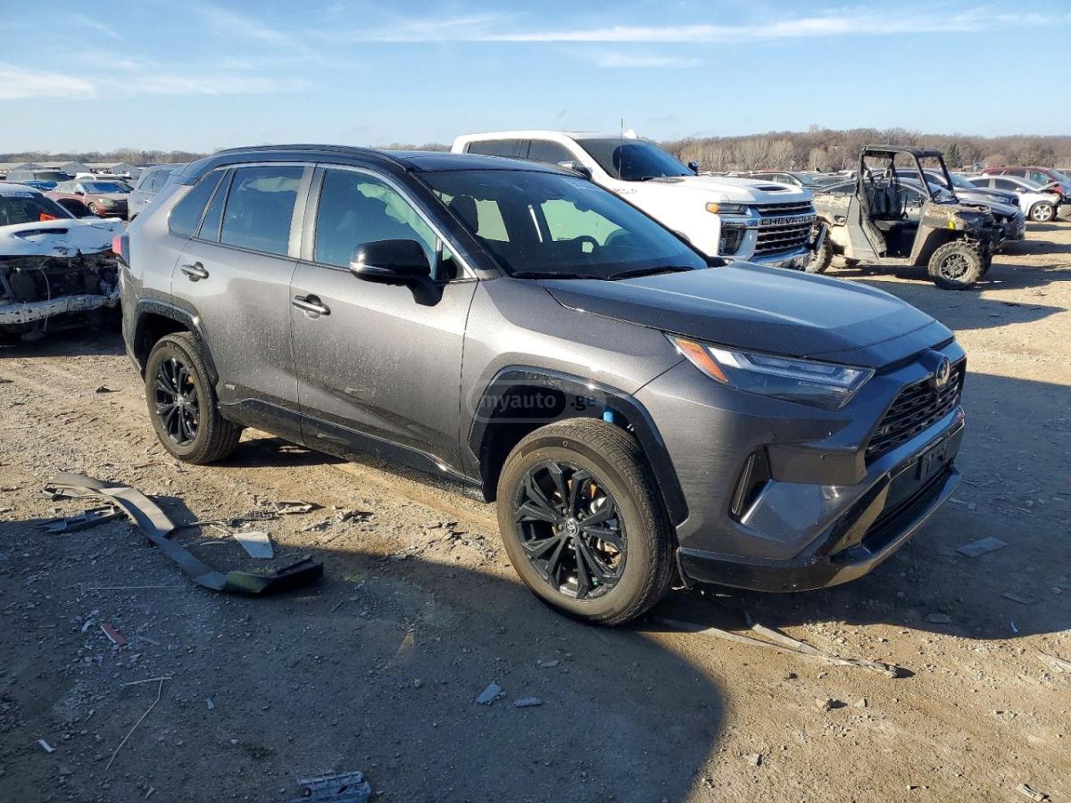 Toyota RAV 4 - фото 1