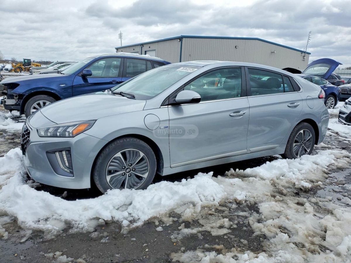 Hyundai Ioniq - фото 1