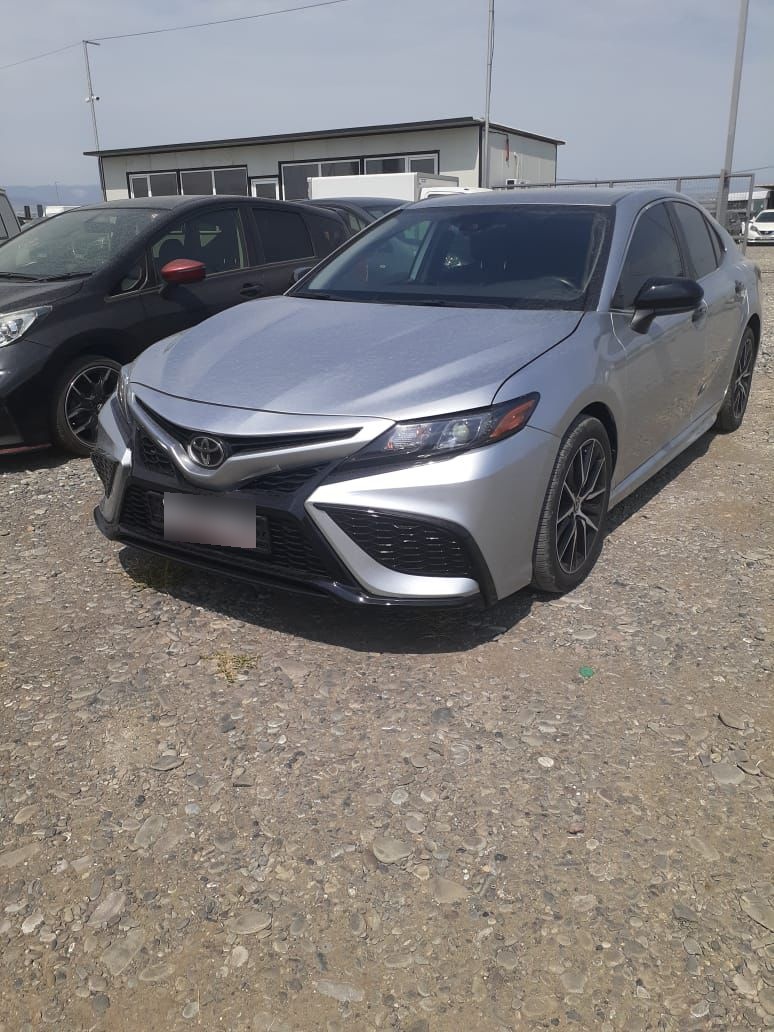 Toyota SE Nightshade 4dr Front-Wheel — миниатюра 5