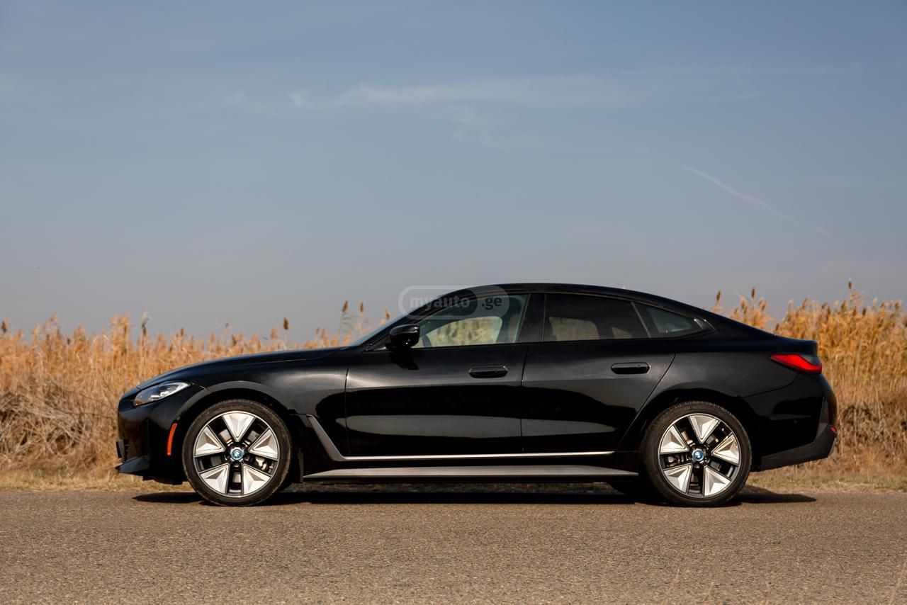 BMW eDrive35 4dr Rear-Wheel Drive — миниатюра 4