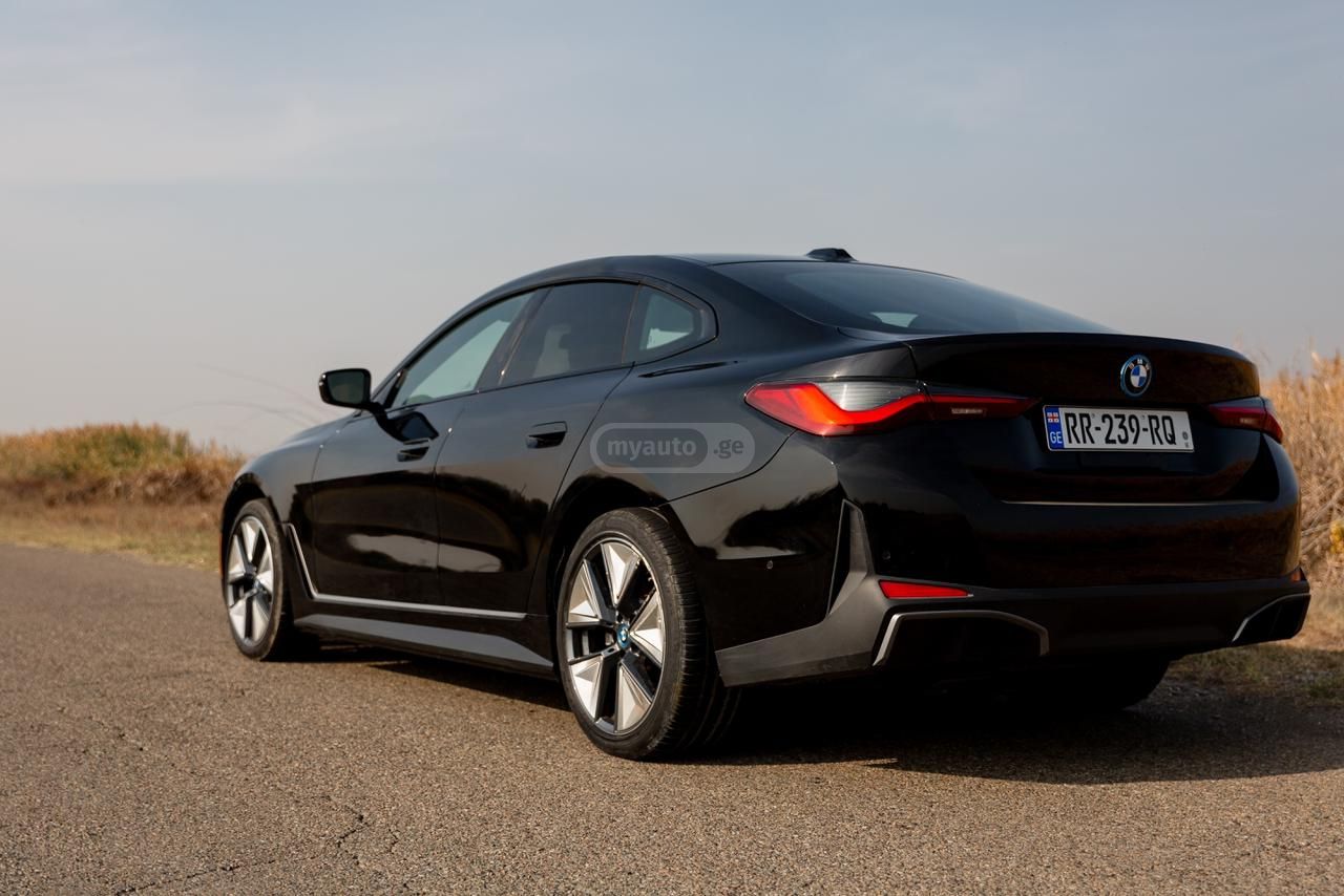 BMW eDrive35 4dr Rear-Wheel Drive — миниатюра 6