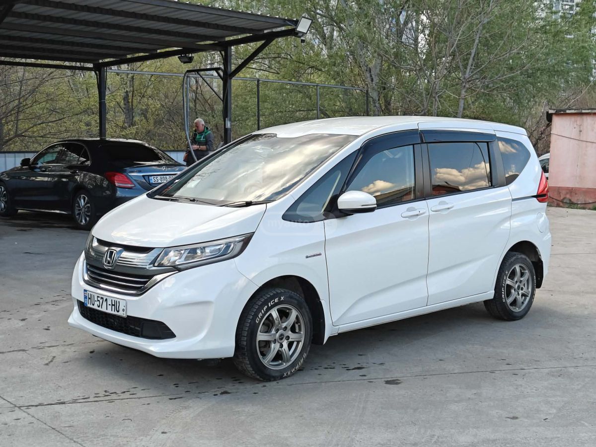 Honda Freed - фото 1