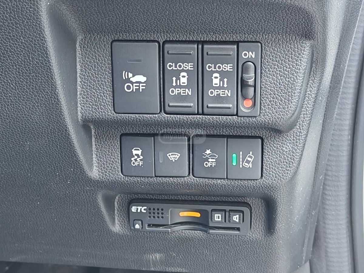 Honda Freed - фото 11