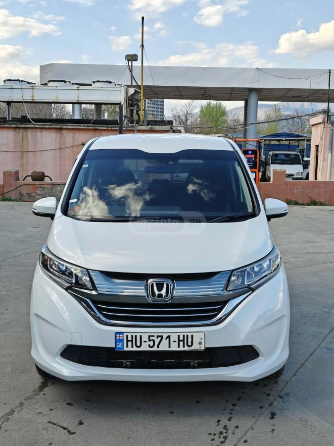 Honda Freed - фото 2