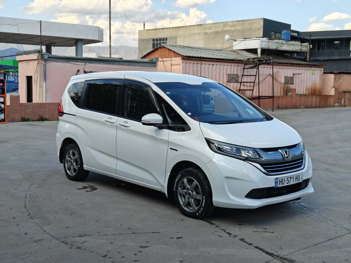 Honda Freed - фото 3