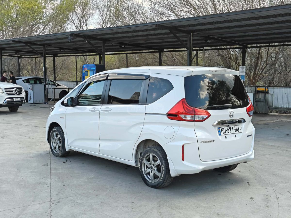 Honda Freed - фото 5