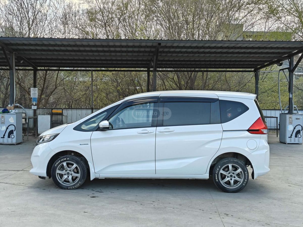 Honda Freed - фото 7