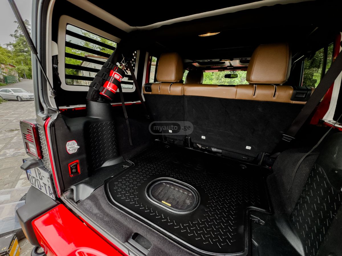 Jeep Wrangler - фото 15
