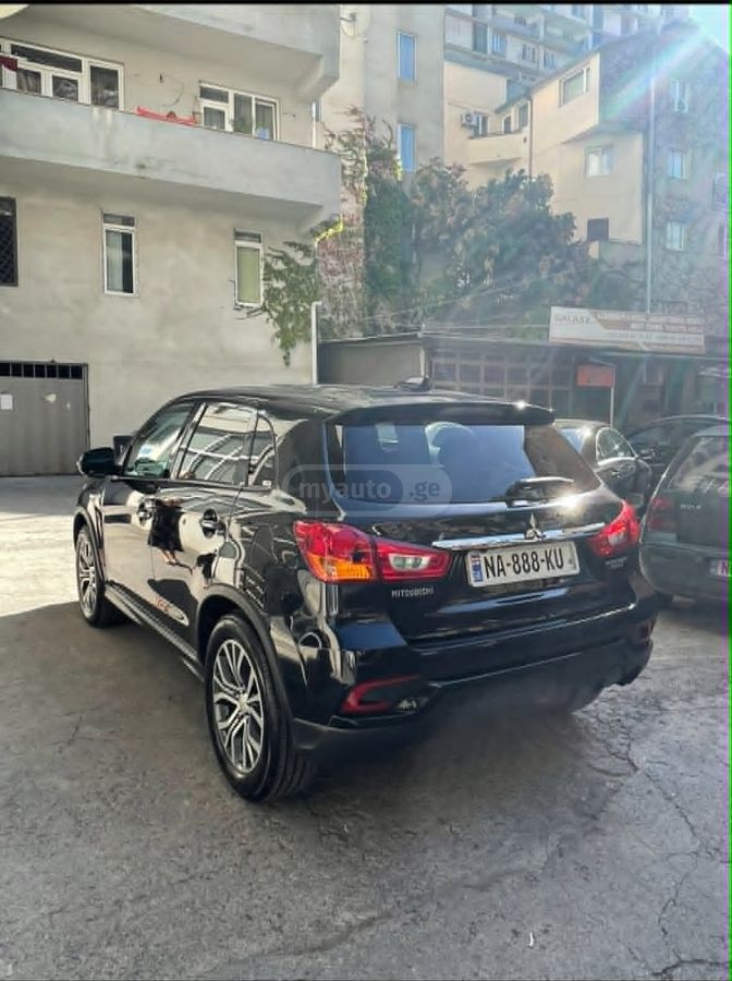 Mitsubishi Outlander Sport - фото 2