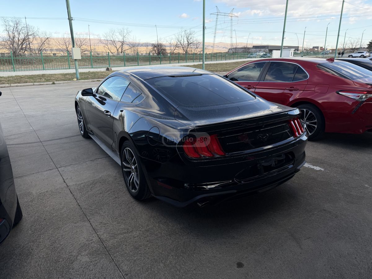 Ford Mustang - фото 6