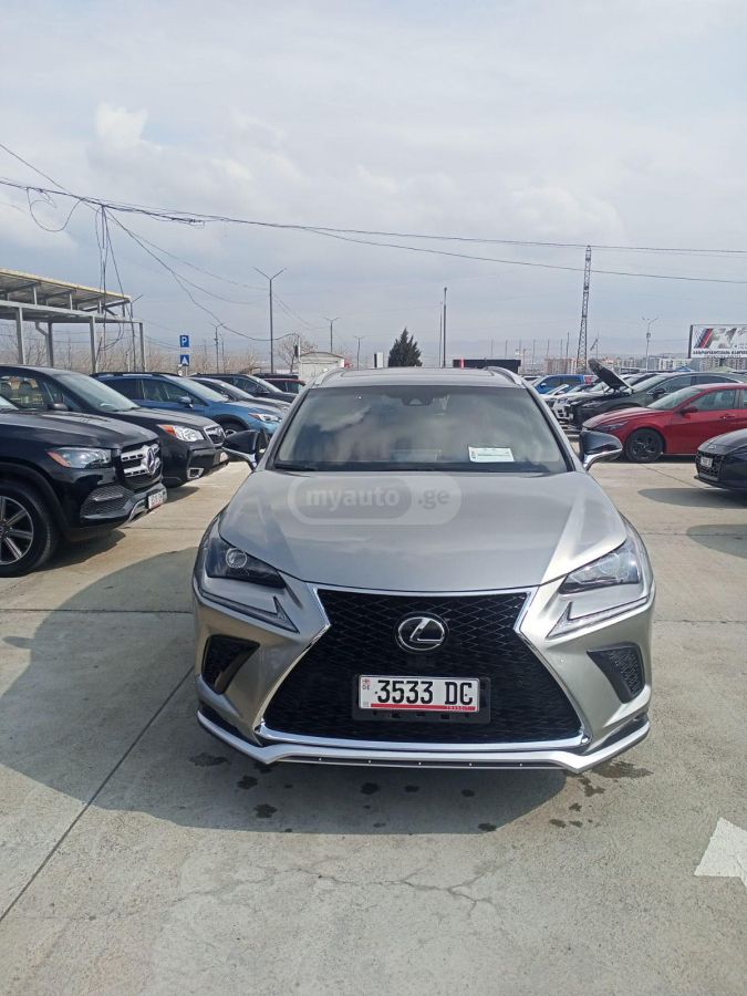 Lexus NX 300 - фото 1