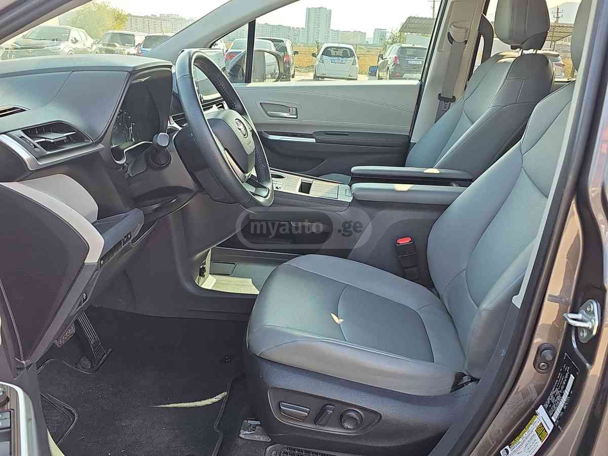 Toyota Toyota Sienna — миниатюра 10