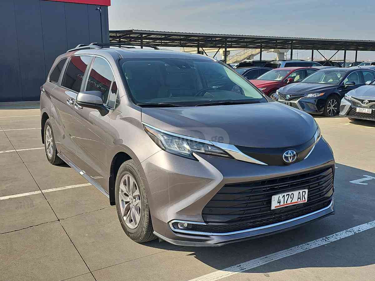 Toyota Toyota Sienna — миниатюра 3