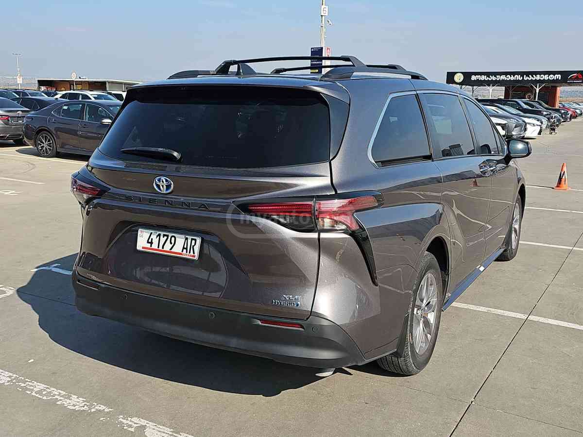 Toyota Toyota Sienna — миниатюра 4