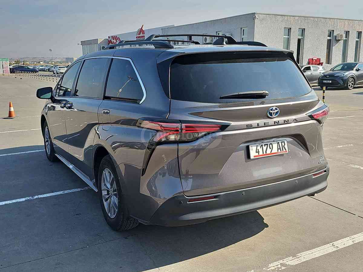 Toyota Toyota Sienna — миниатюра 6