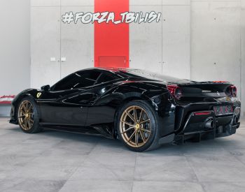 Ferrari 488 Pista 