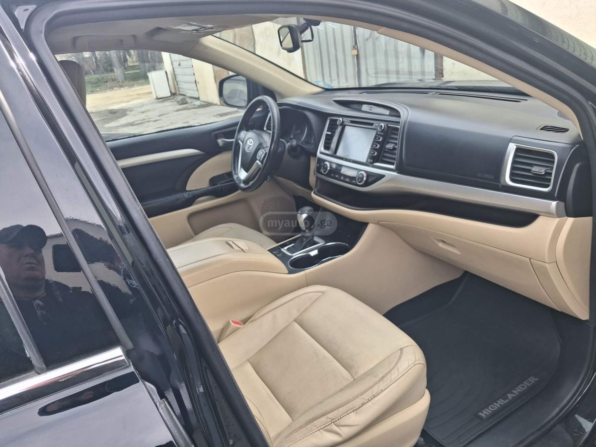 Toyota Highlander - фото 3