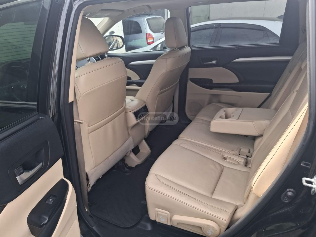 Toyota Highlander - фото 4