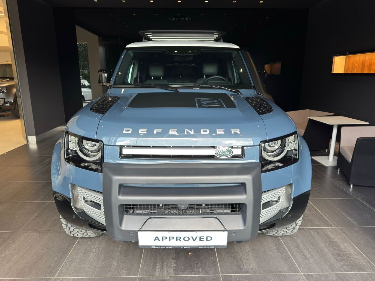 Land Rover Defender 110 