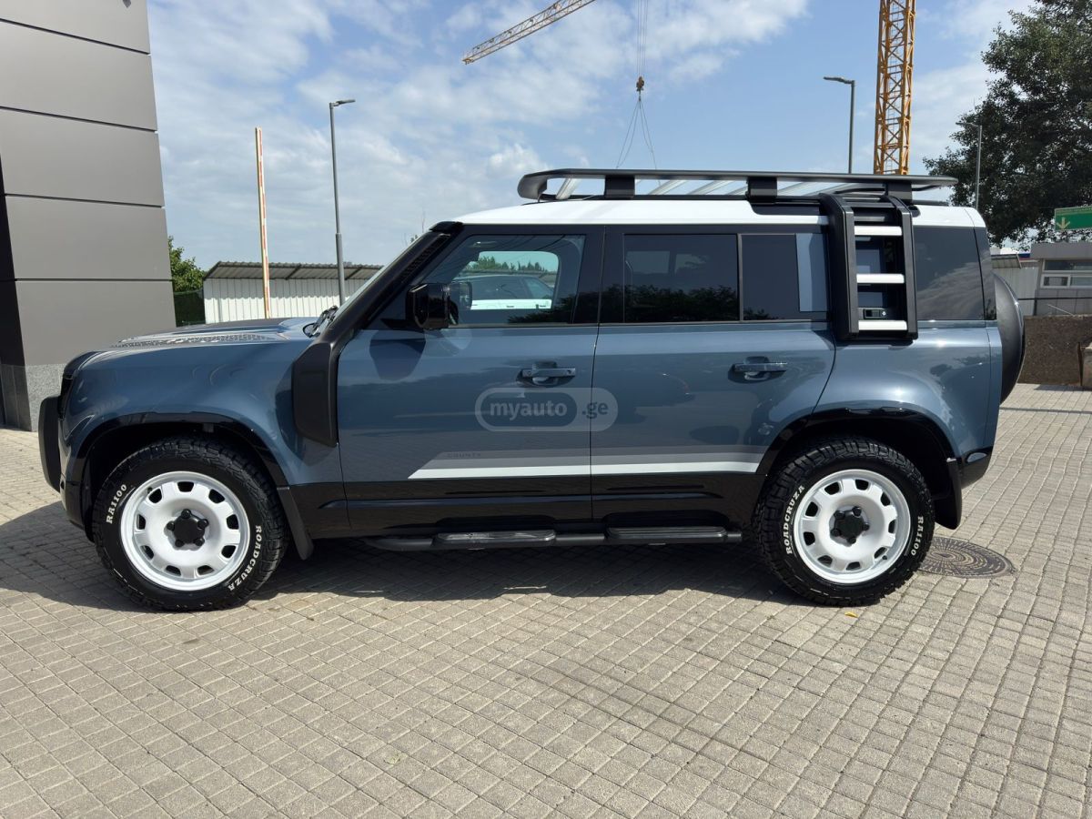 Land Rover Defender 110 