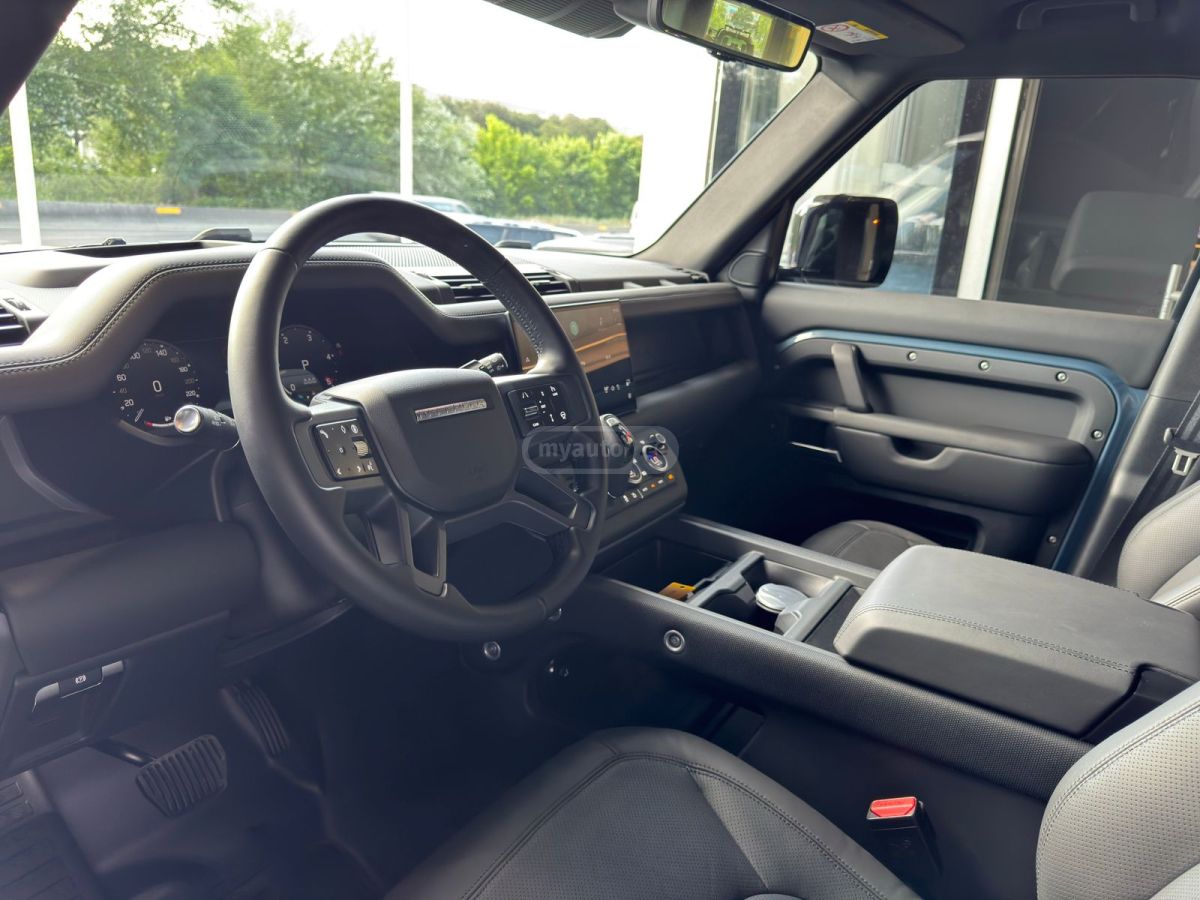 Land Rover Defender 110 