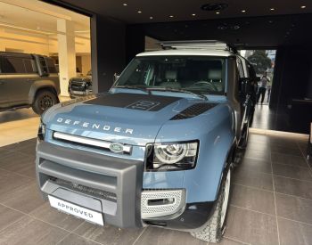 Land Rover Defender 110 