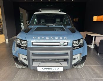 Land Rover Defender 110 