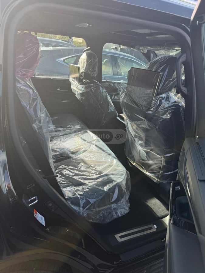 Lexus LX 500 - фото 13