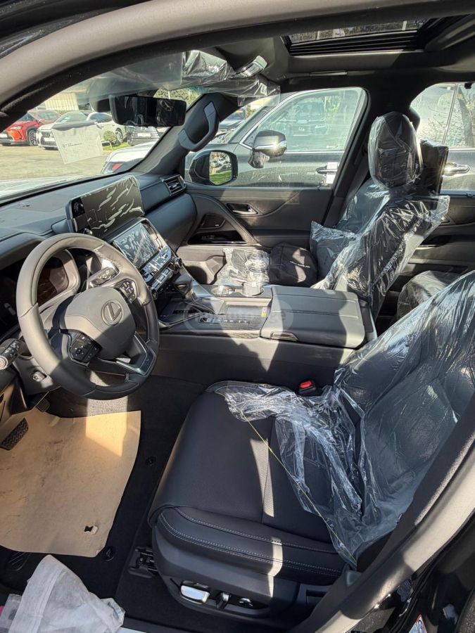 Lexus LX 500 - фото 14