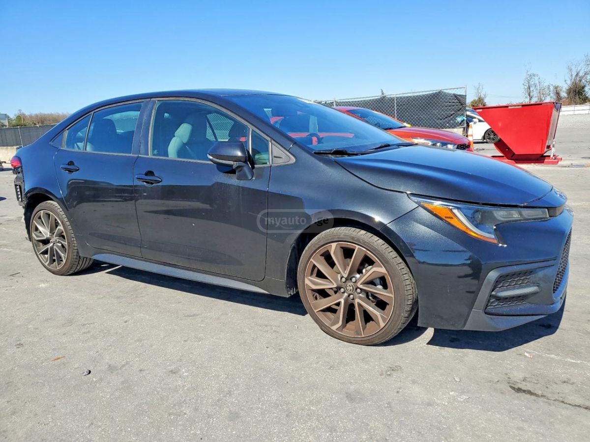 Toyota Corolla - фото 1