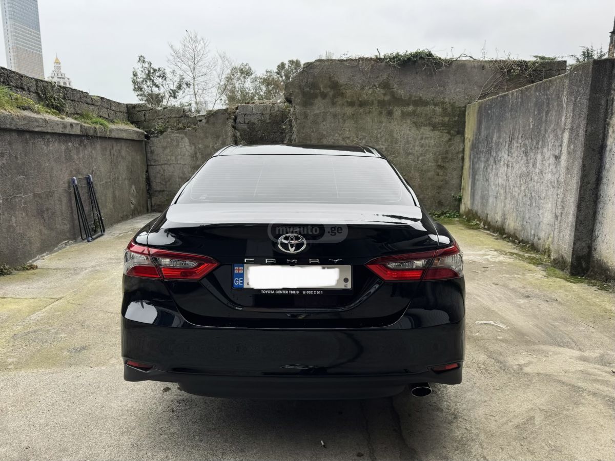 Toyota Camry - фото 3