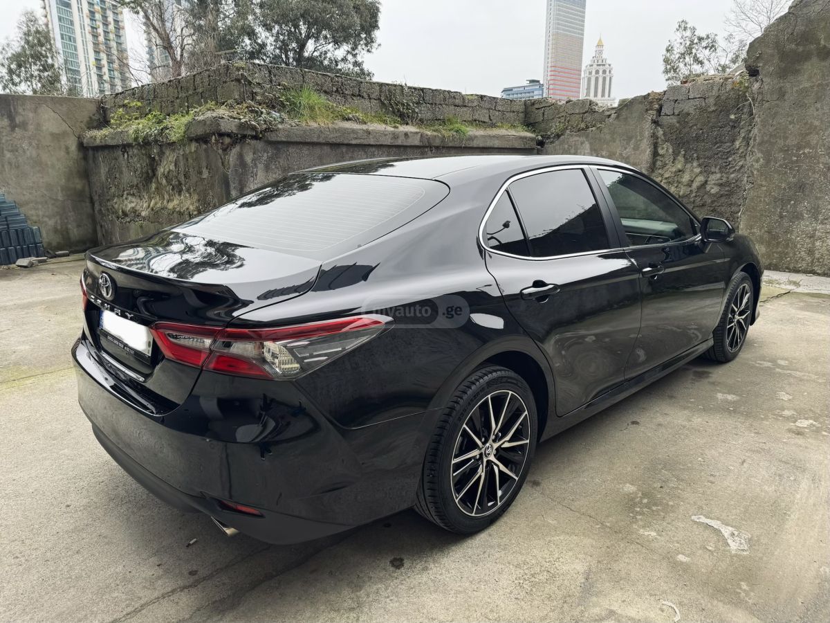 Toyota Camry - фото 4