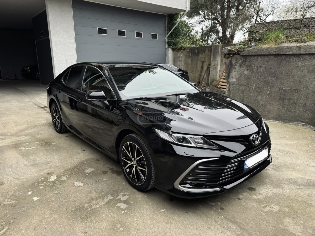Toyota Camry - фото 5