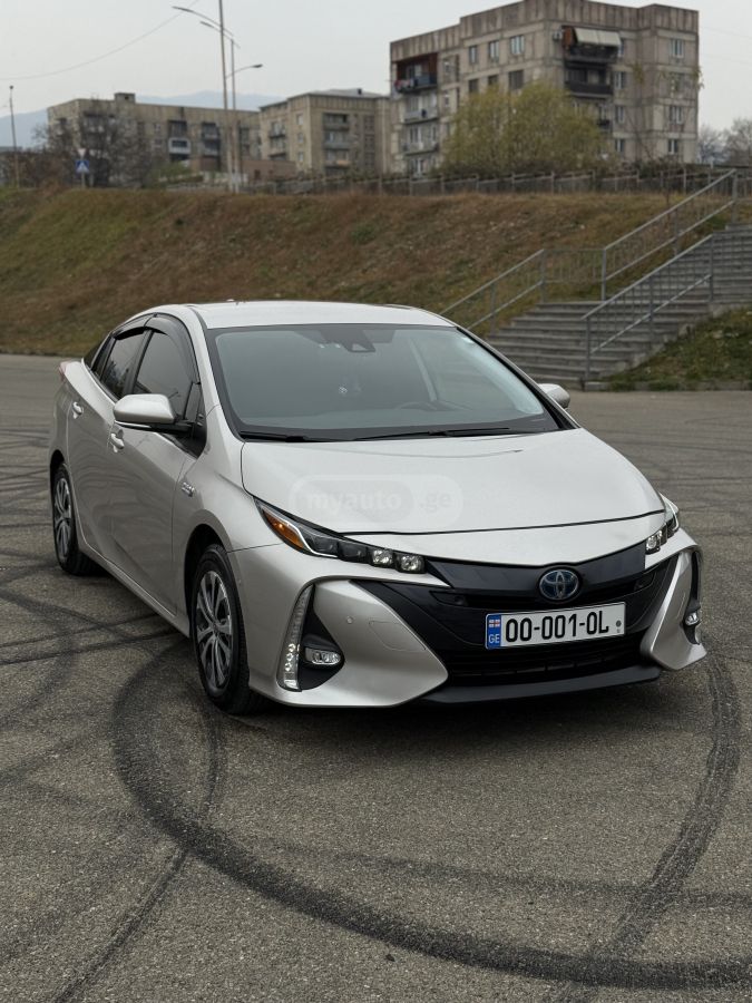 Toyota Prius Prime 2021 — миниатюра 2