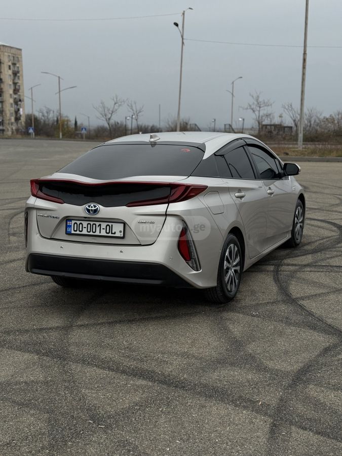Toyota Prius Prime 2021 — миниатюра 6