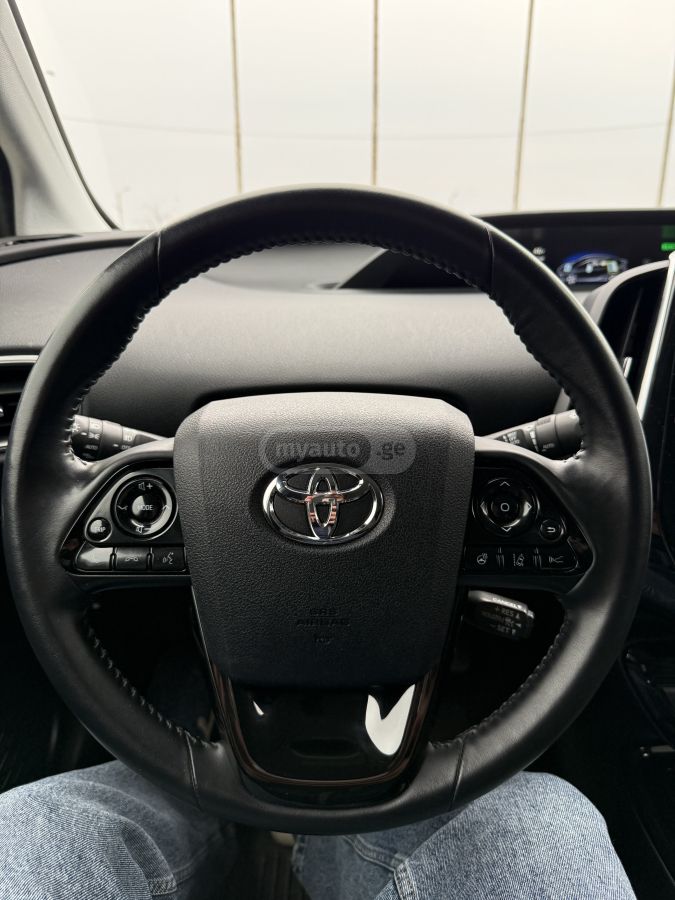 Toyota Prius Prime 2021 — миниатюра 8