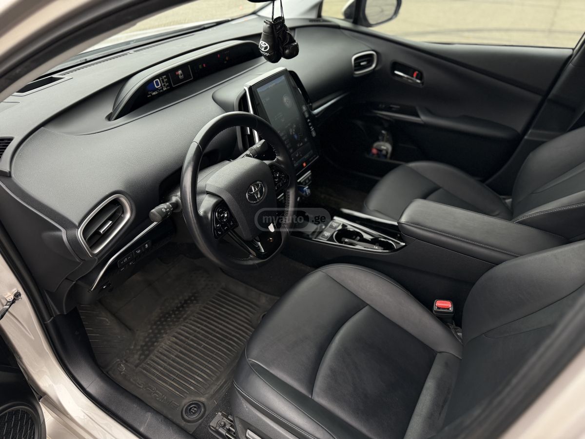 Toyota Prius Prime 2021 — миниатюра 9