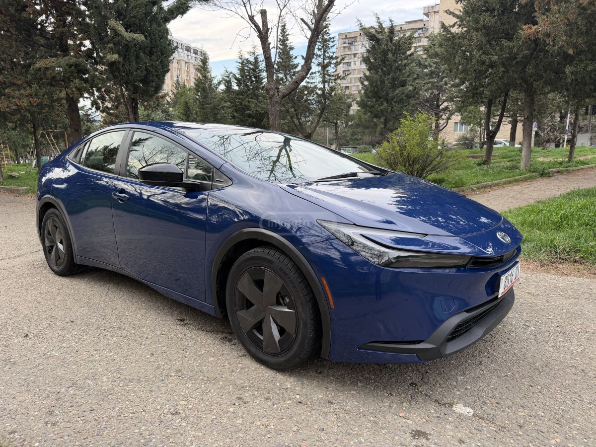 Toyota Prius Prime - фото 1