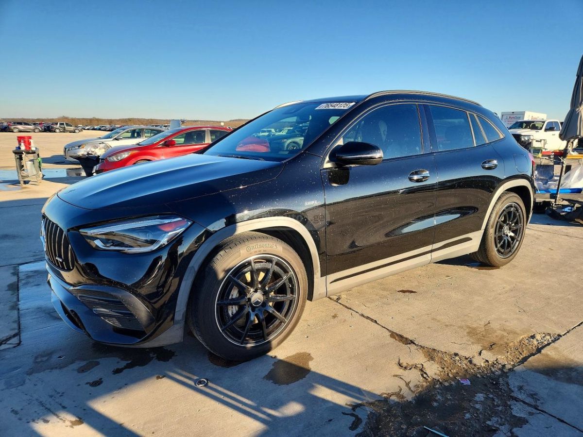 Mercedes-Benz GLA 350 - фото 1