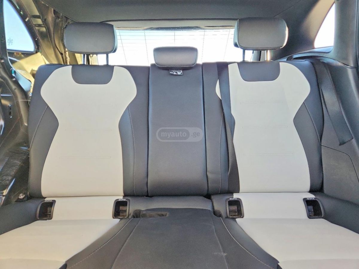 Mercedes-Benz GLA 350 - фото 10