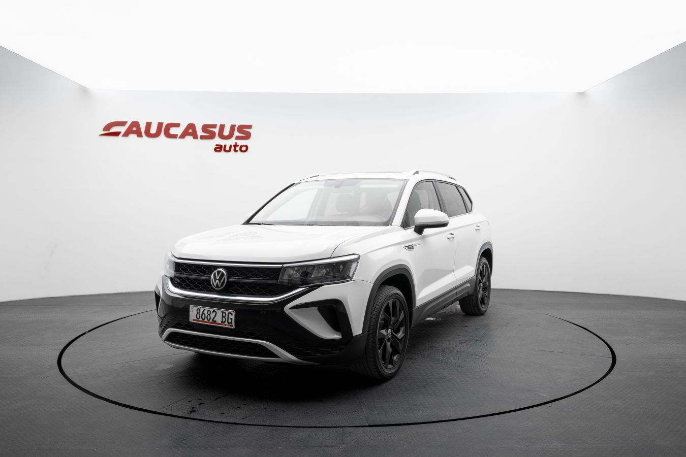 Volkswagen Taos - фото 1