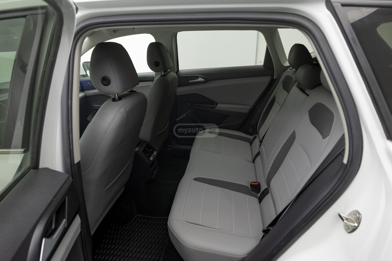 Volkswagen Taos - фото 8