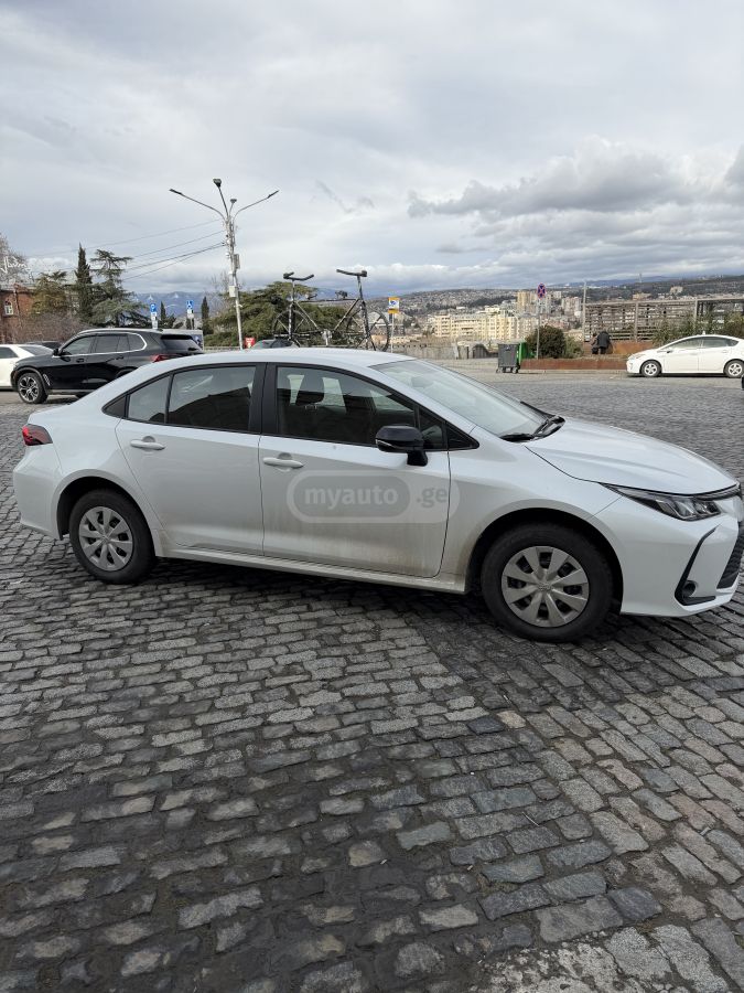 Toyota Corolla - фото 2