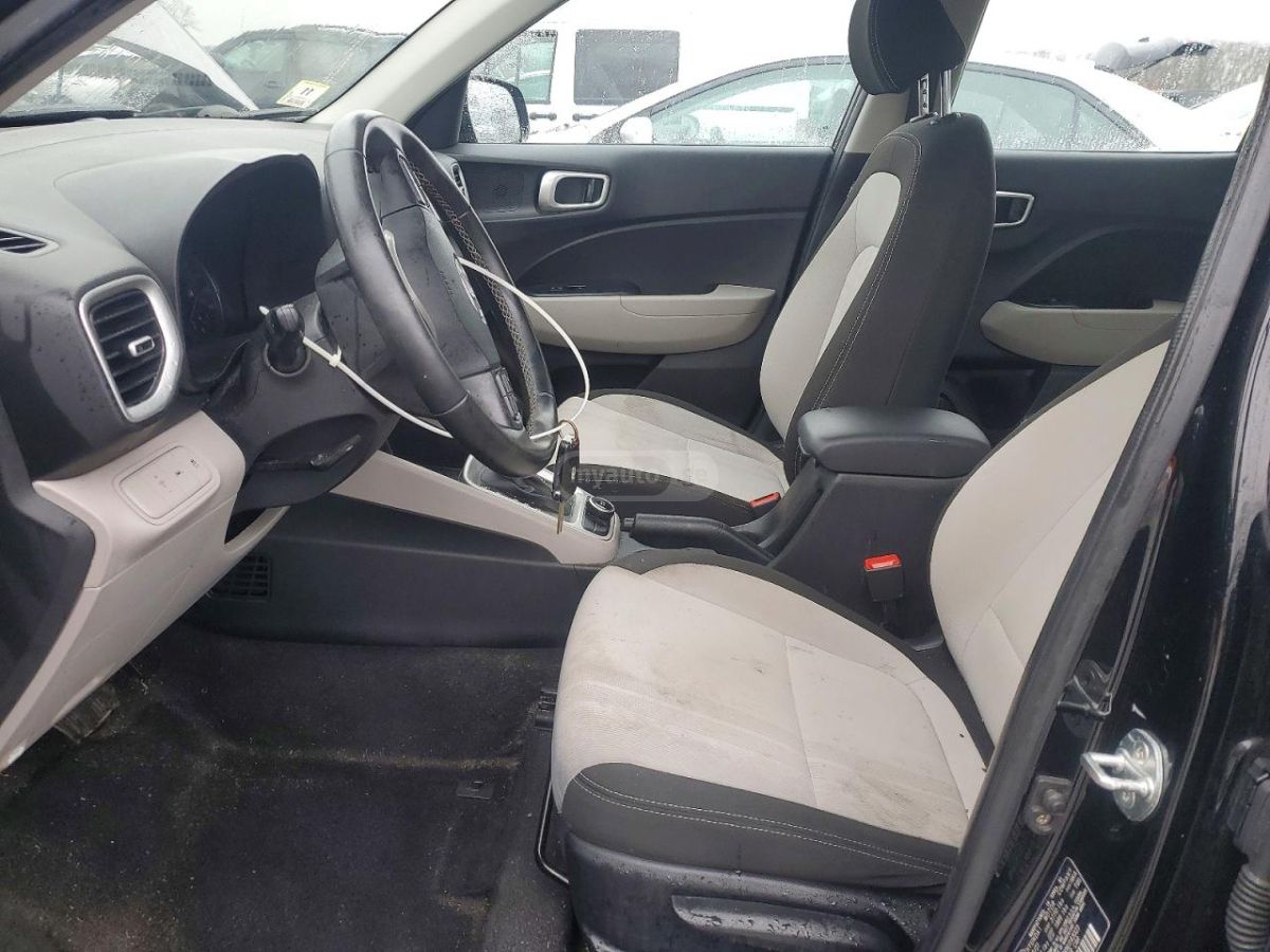 Hyundai venue - фото 7