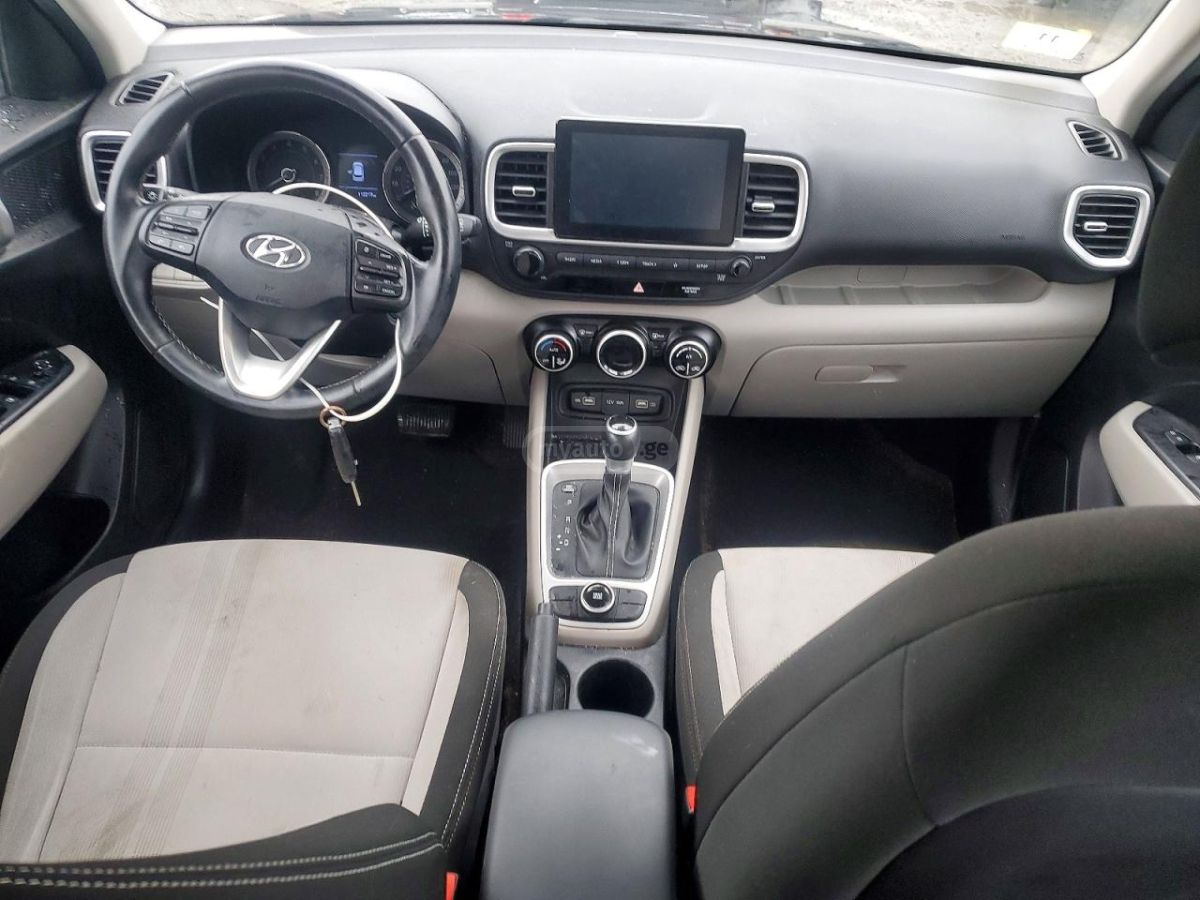 Hyundai venue - фото 8