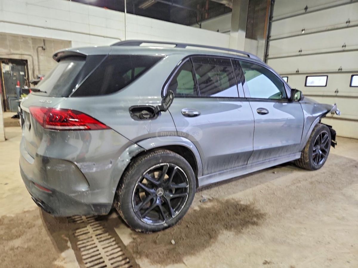 Mercedes-Benz GLE 53 - фото 5