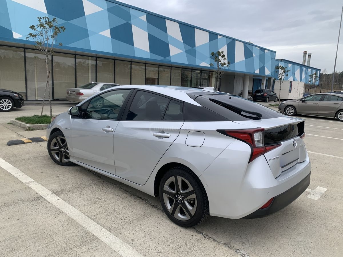 Toyota Prius - фото 3