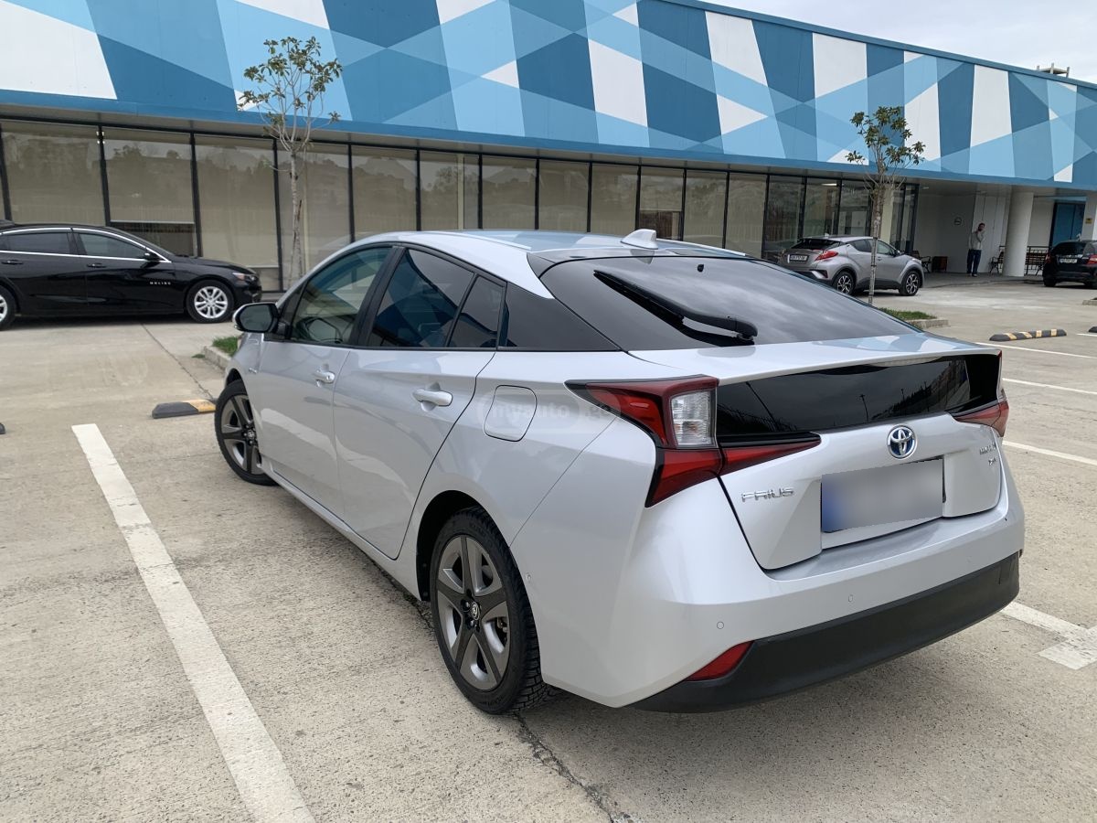 Toyota Prius - фото 4