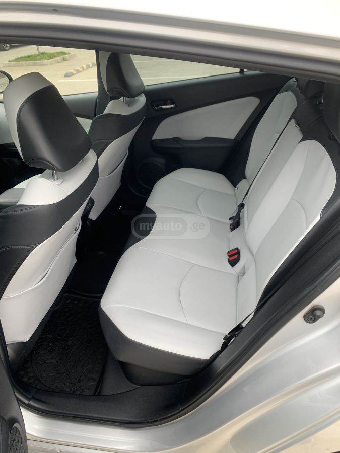 Toyota Prius - фото 8