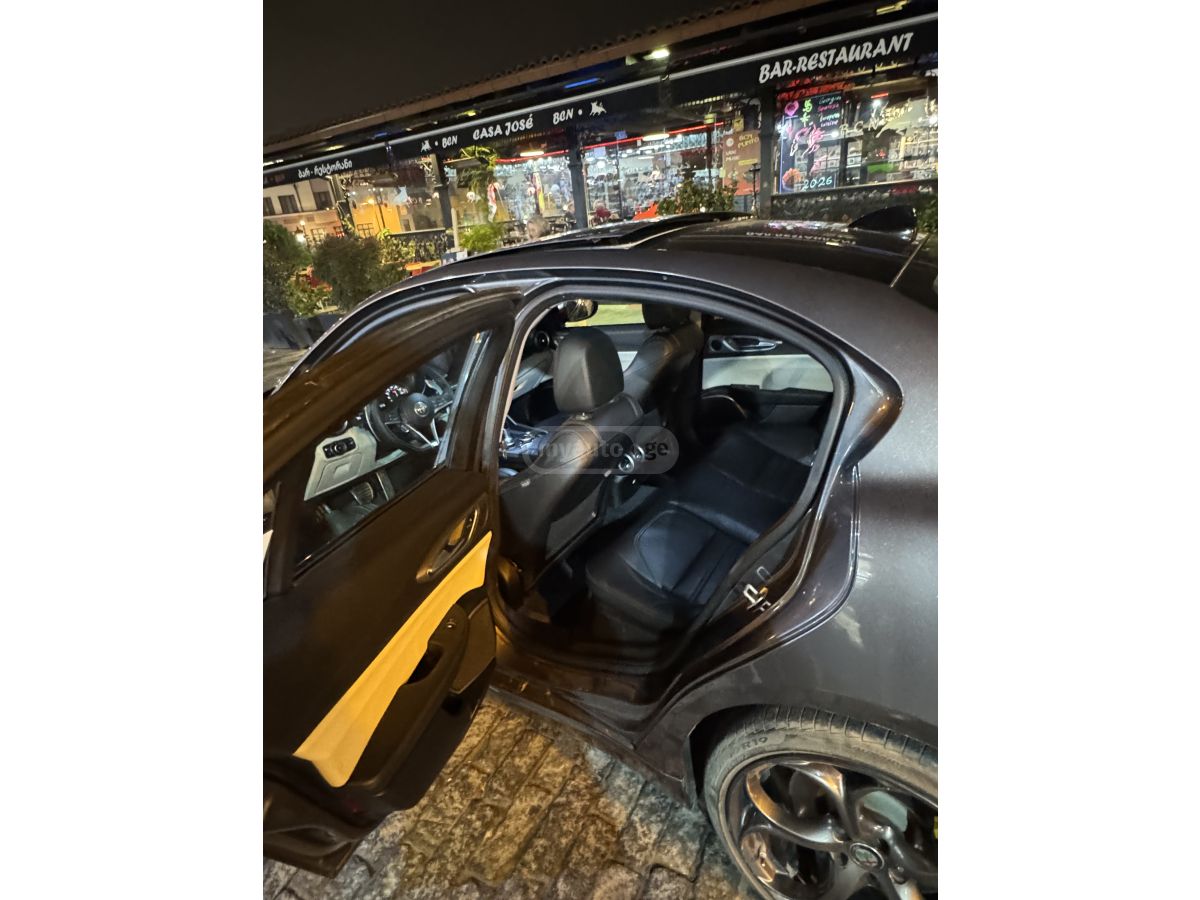 Alfa Romeo Giulia - фото 11